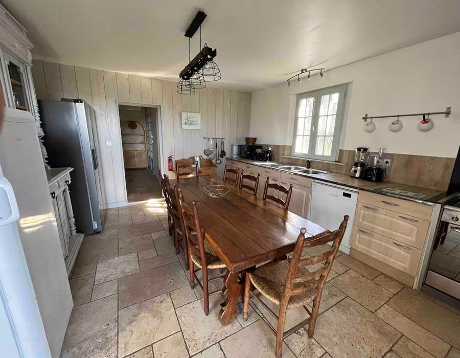 fc6b3d8f-9633-4727-885e-164e16bca0b1