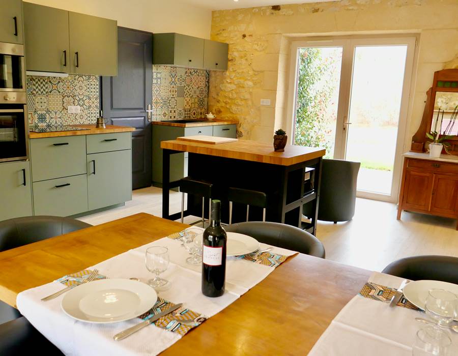 Champ de l'Hoste. Larzac. La maison. Cuisine et repas.