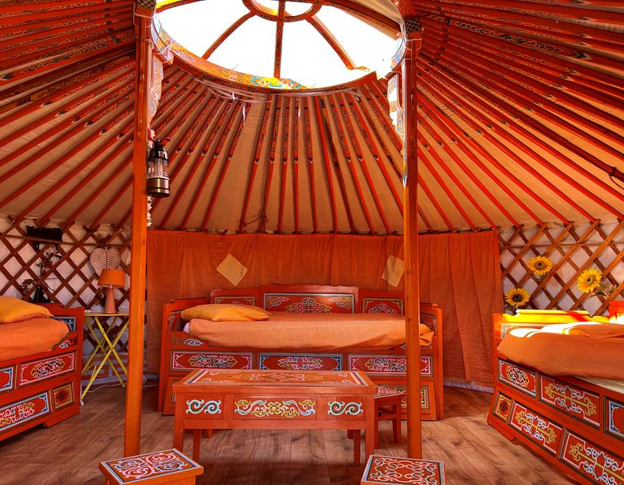 intérieur de yourte