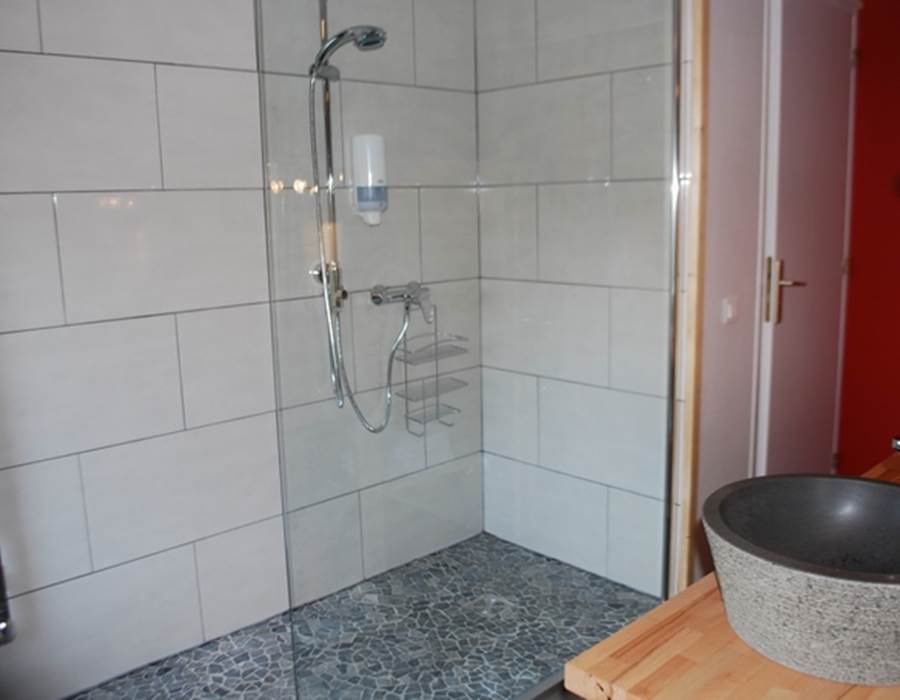 Douche à l'italienne La Pousse d'Or hotel limousin 87120