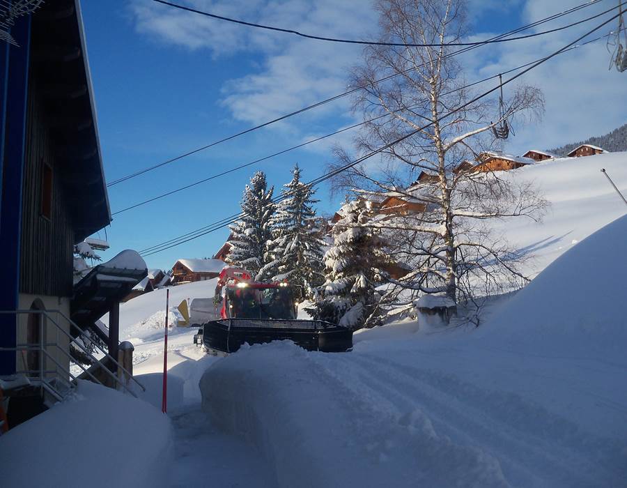 Damage du chalet aux pistes