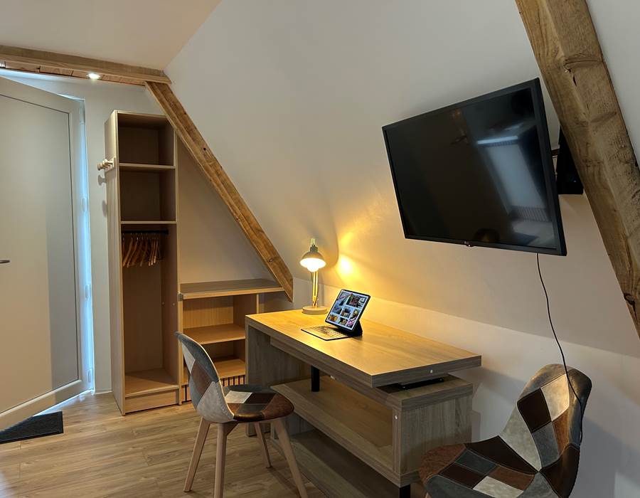 Espace de travail, TV, WIFI