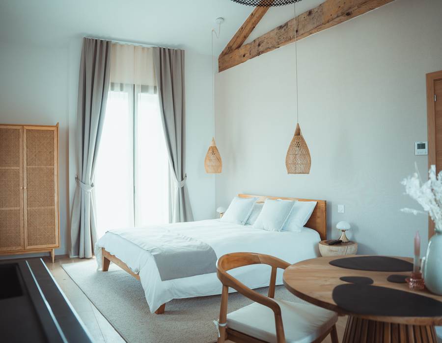 MAISON-BALAS-Suite-Cathedral-Chambre