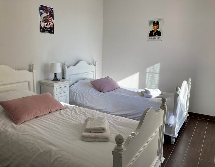 chambre deux lits simples,accessibilité, commodités ,séjour