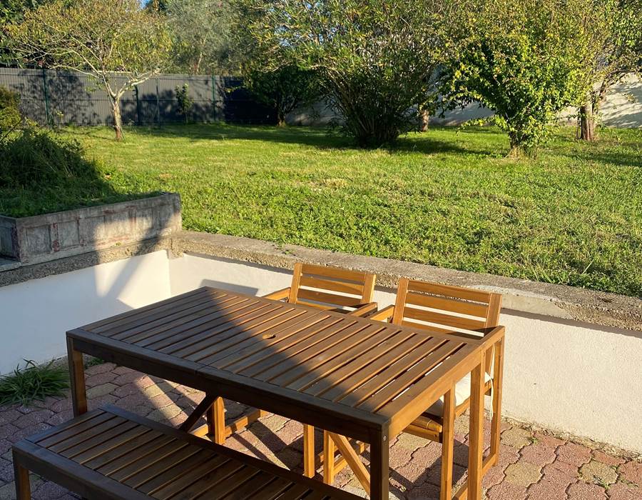 terrasse-appartement-cambo-les-bains-location.jpg