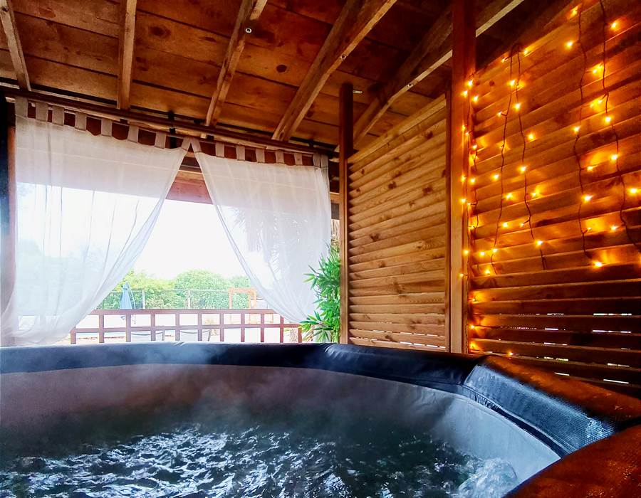 Gîtes, chambre d'hôtes et table d'hôtes gastronomique à Casteljaloux Lot et Garonne, piscine, jacuzzi et spa