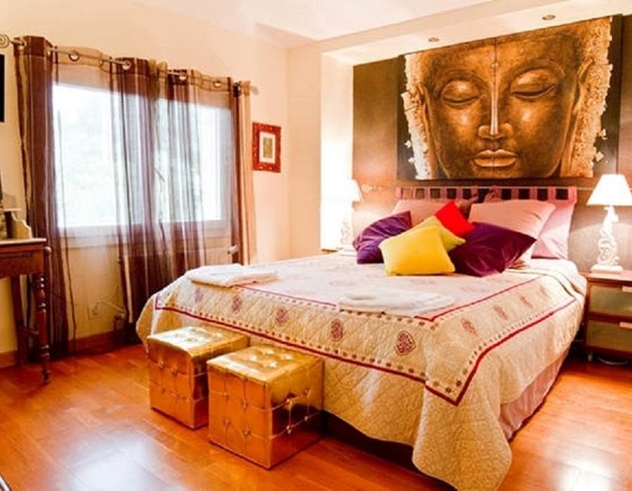 Chambre avec lit 160, bureau, climatisation