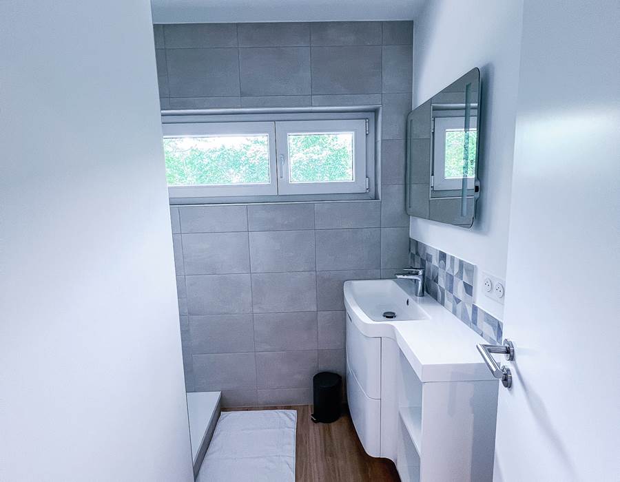 évier + miroir / sink +mirror