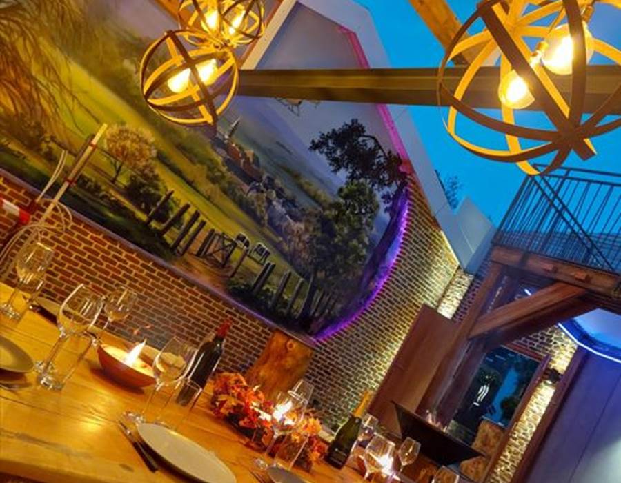 Cour aménagée chaleureuse, privée.