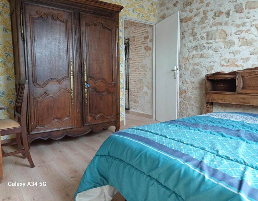 LES-CHAUMES-VIOLETTES-Chambre-Double-La-Chambre