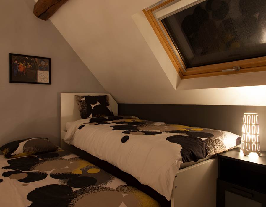 Chambre 2: mezzanine, 2 lits simples.