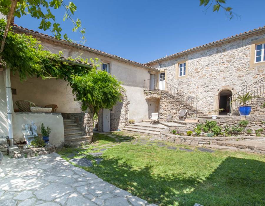 mas - patio- - terrasse - gard - cevennes