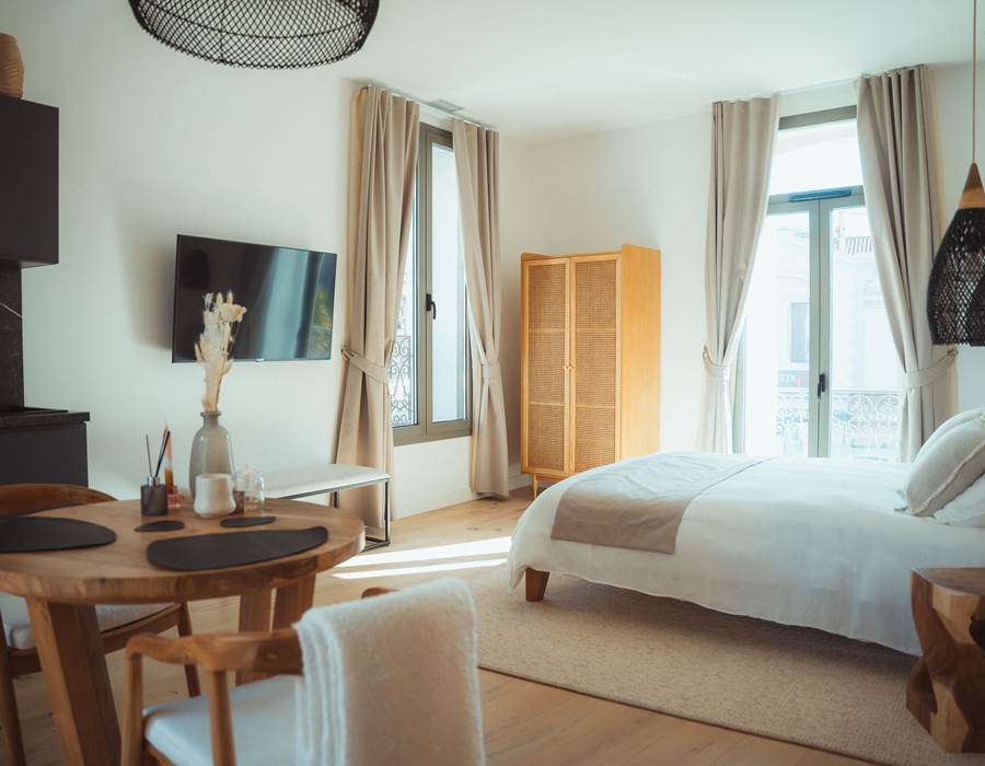 MAISON-BALAS-Suite-Terrassa-Télévision