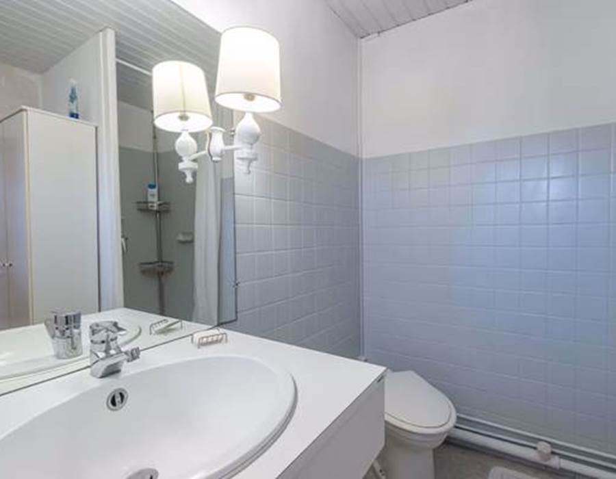 salle-de-bains-chambre-daniel-garesché