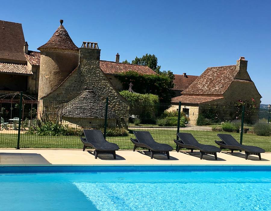 La Greze piscine vue Bergerie