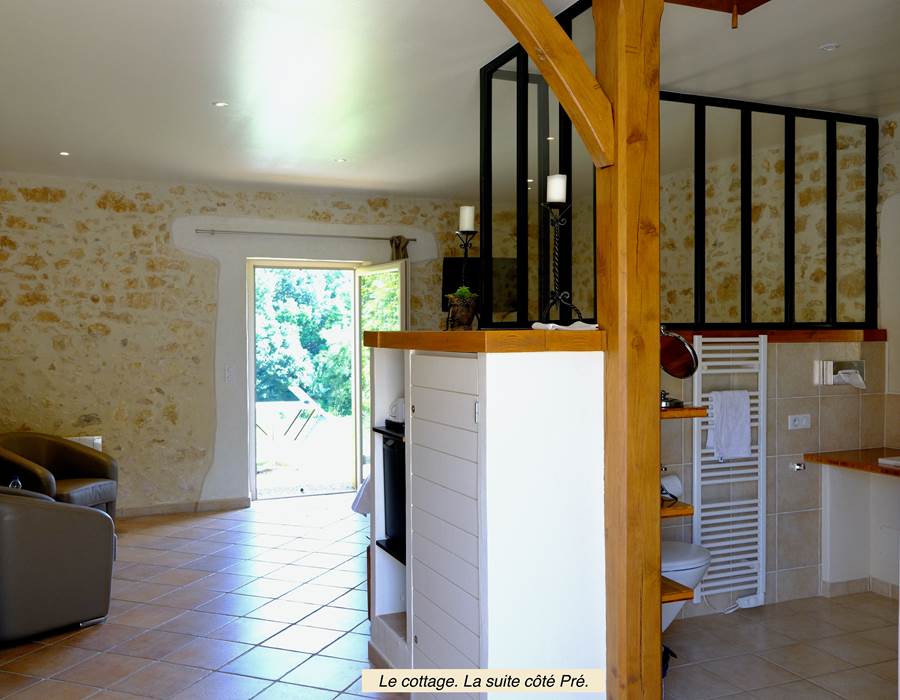 DOMAINE DU CHAMP DE L'HOSTE - chambres d'hôtes à Larzac 24170 - Dordogne - location suite côté pré - location maison de vacances - suite de charme -