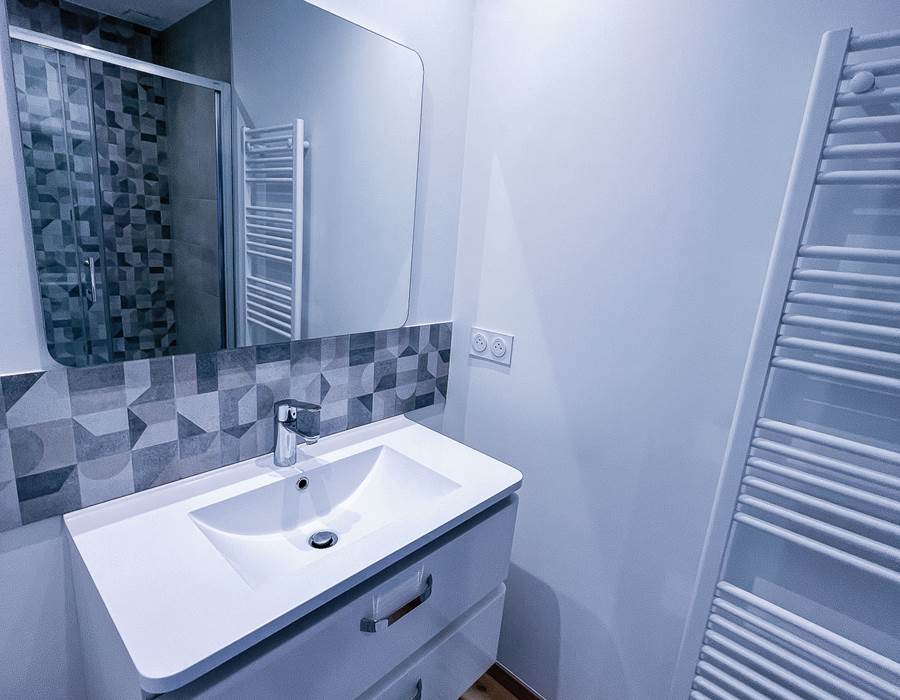 évier + miroir / sink + mirror