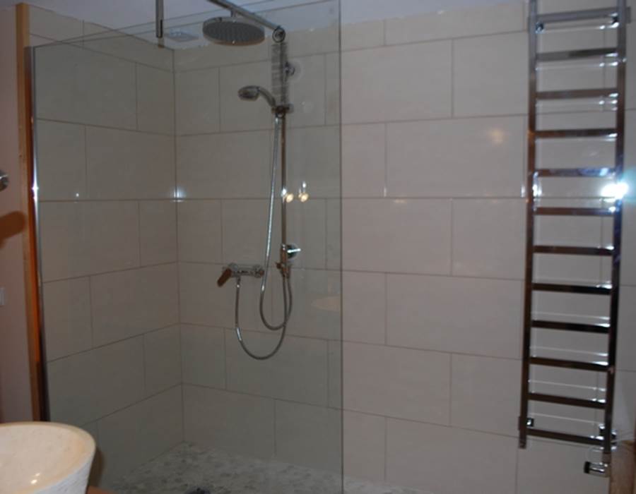 Chambre Guimbelot  douche à l'italienne au Ranch des Lacs