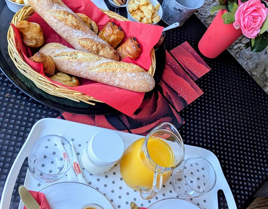 Love Room By Château de Comiac-Petit Déjeuner