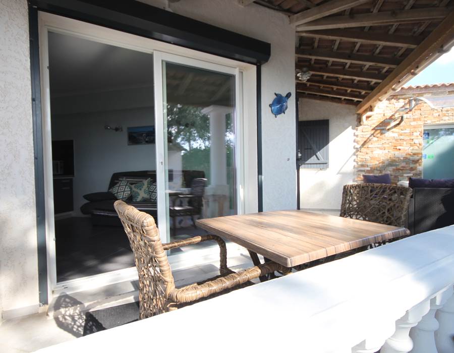 Terrasse-T2-Agriate-vue-mer-AppartBleuAzur