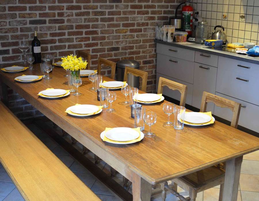 Convivialité en cuisine au gîte Le Cristal