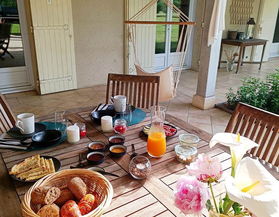 Gîtes, chambre d'hôtes et table d'hôtes gastronomique à Casteljaloux Lot et Garonne, piscine, jacuzzi et spa