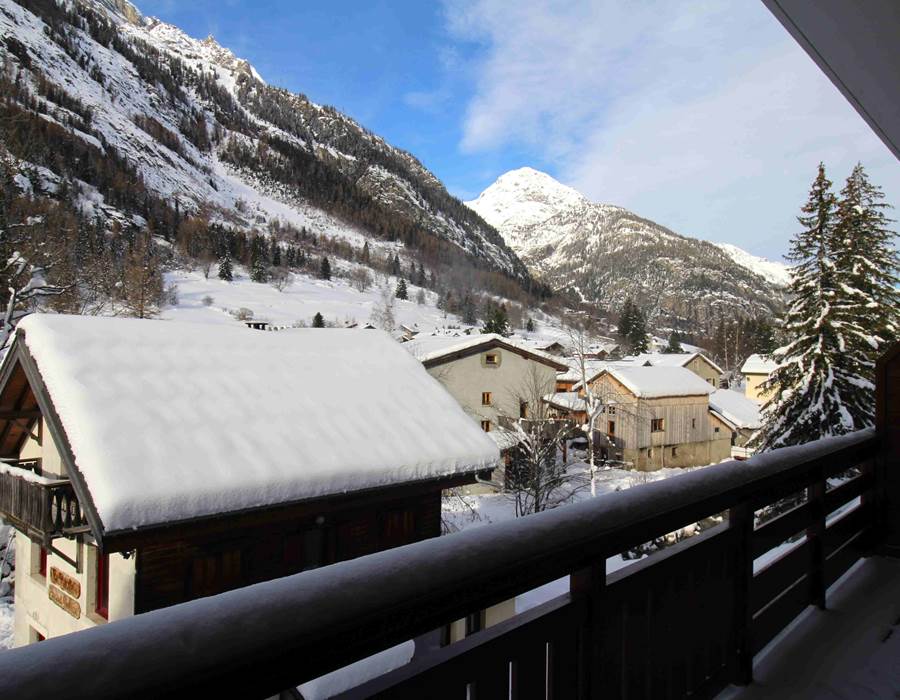 Vue dégagée de la terrasse