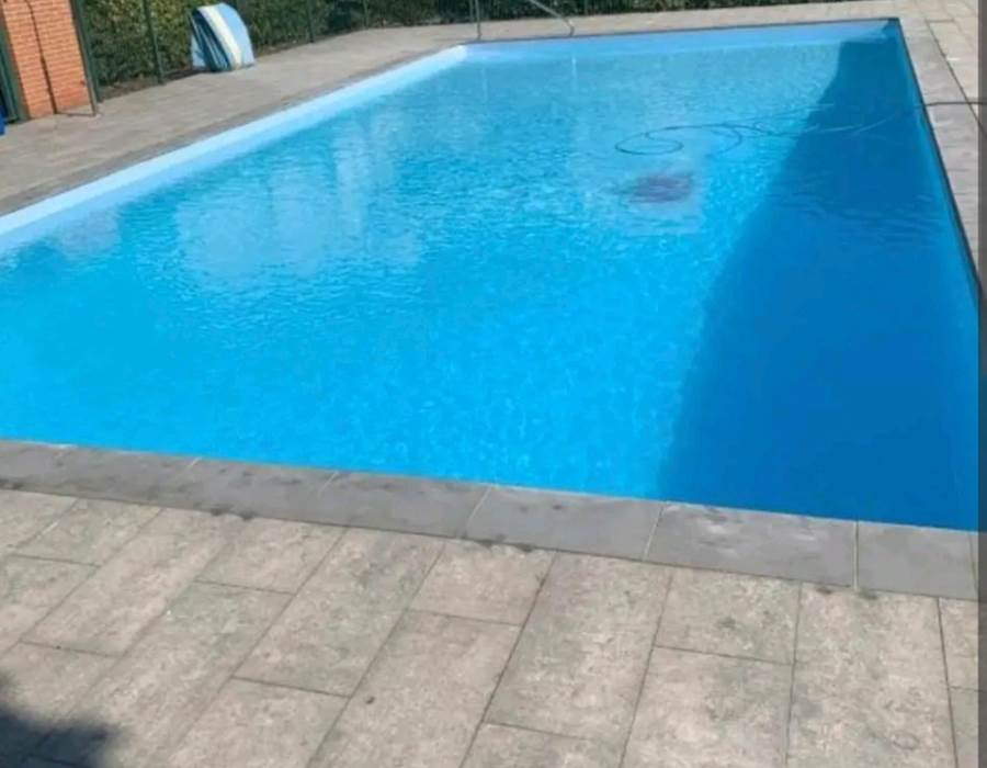 Piscine (ouverte en été)