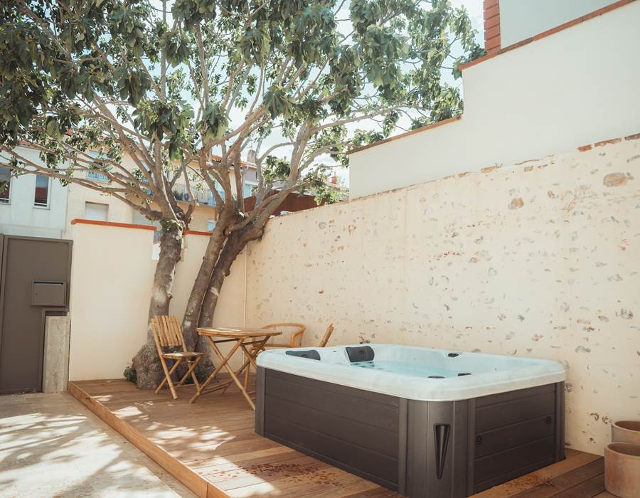 MAISON-BALAS-Suite-Casa-&-Spa-Terrasse-Jacuzzi