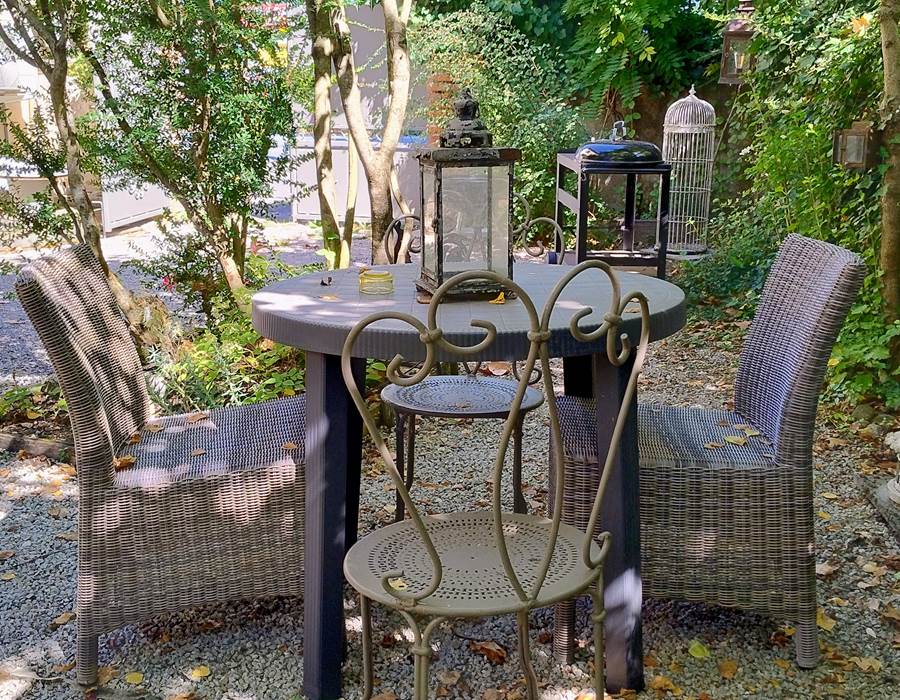 16-bis-gite-hotel-marssac-jardin-coin-rep