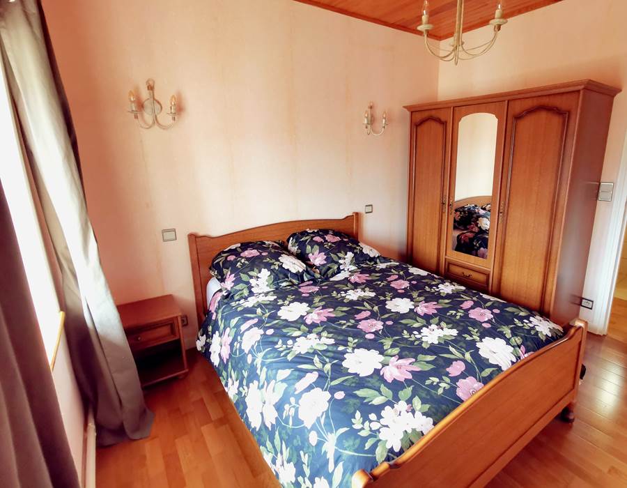 Chambre 4 : un lit double