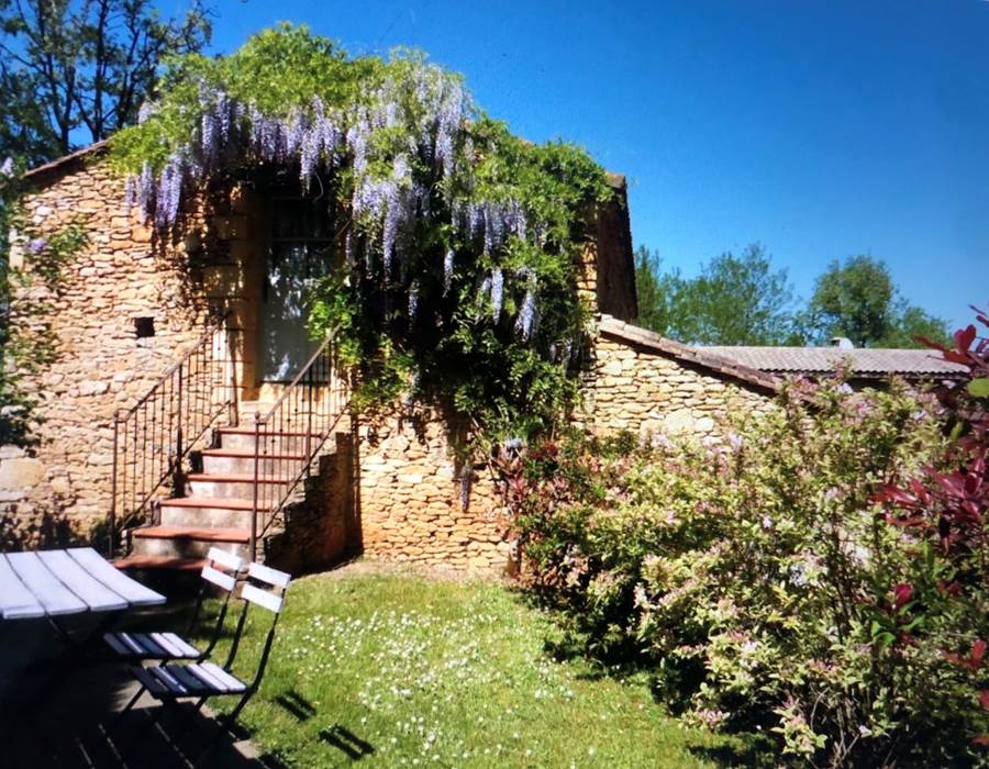 Le gîte le studio et sa terrasse/jardin privative