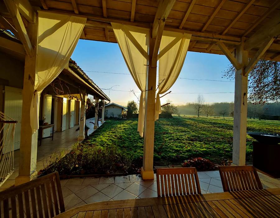 Gîtes, chambre d'hôtes et table d'hôtes gastronomique à Casteljaloux Lot et Garonne, piscine, jacuzzi et spa
