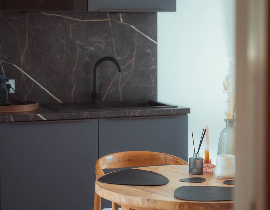 MAISON-BALAS-Suite-Terrassa-Cuisine