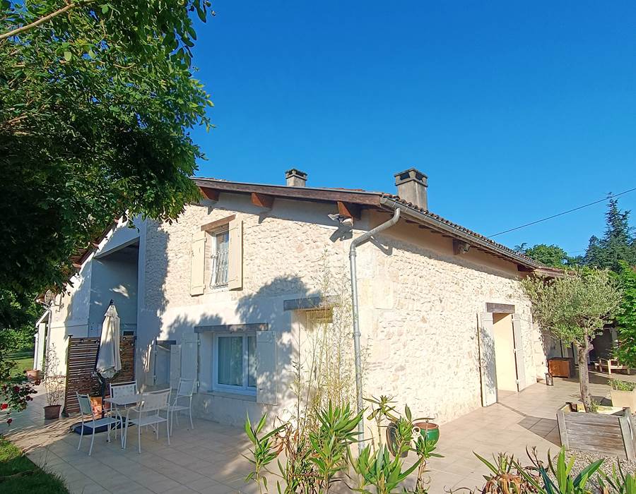 Gîtes, chambre d'hôtes et table d'hôtes gastronomique à Casteljaloux Lot et Garonne, piscine, jacuzzi et spa