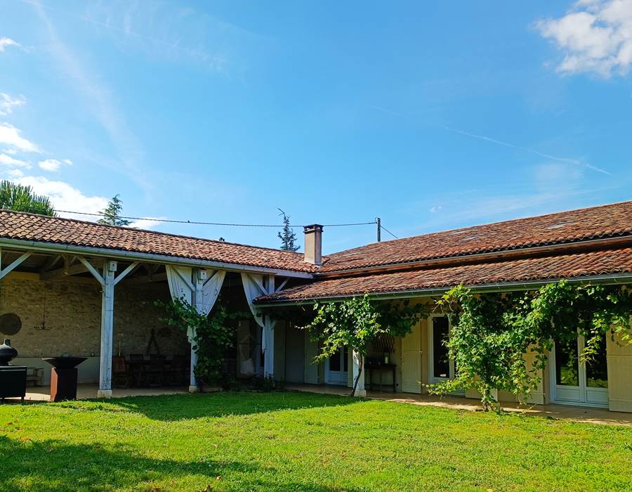 Gîtes, chambre d'hôtes et table d'hôtes gastronomique à Casteljaloux Lot et Garonne, piscine, jacuzzi et spa