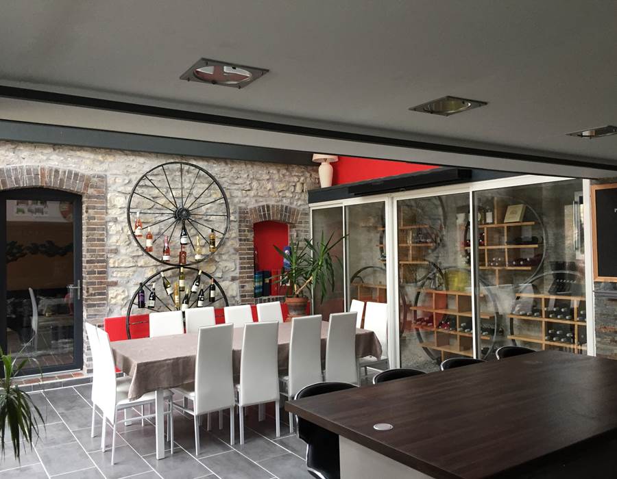 Lerougeetblanc-chambre hote gite-auxerre yonne bourgogne franche comté-piscine spa sauna hammam jacuzzi-famille couple mariage-repas dégustation- repos calme campagne-guedelon vezelay chablis joigny_Patio1