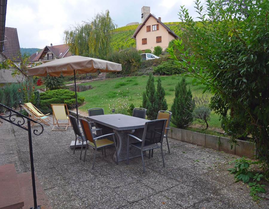 terrasse et jardin commun /  shared terrace and garden