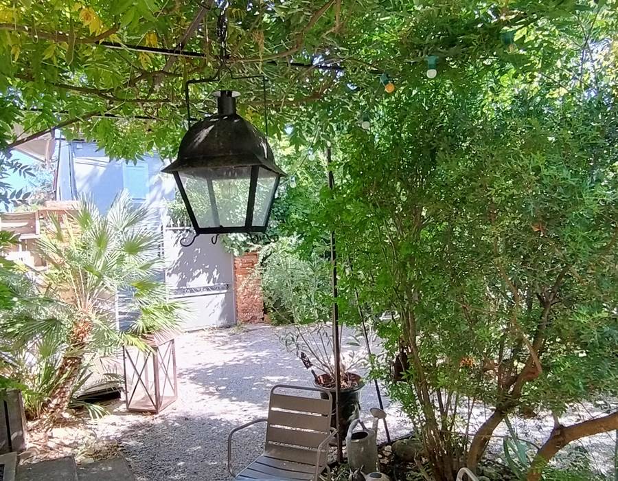 16-bis-gite-hotel-marssac-jardin-glycinne