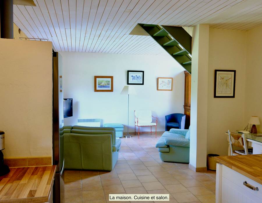 DOMAINE DU CHAMP DE L'HOSTE - maison d'hôtes à Larzac 24170 - Gîte de charme - Location maison de vacances avec piscine et spa - cuisine -