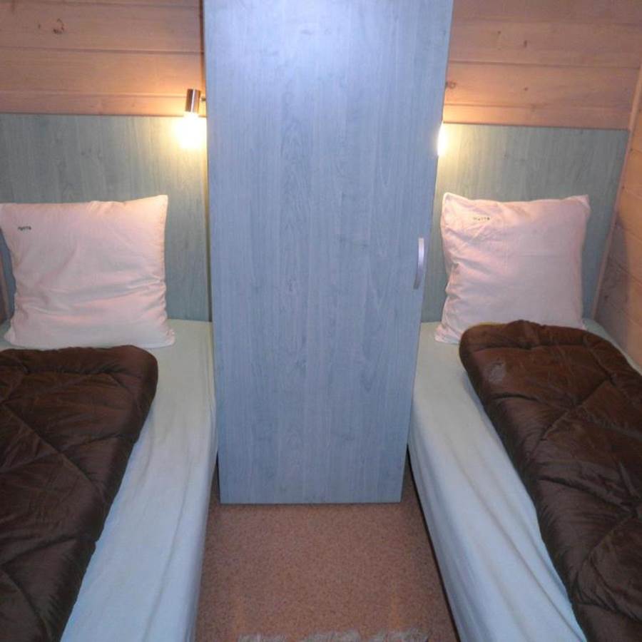 Chambre lit simple fonctionnelle 
