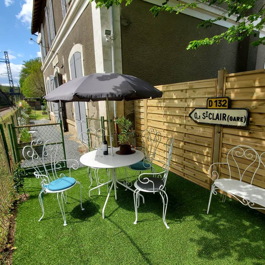 LA-GARE-ST-CLAIR-Salon-De-Jardin