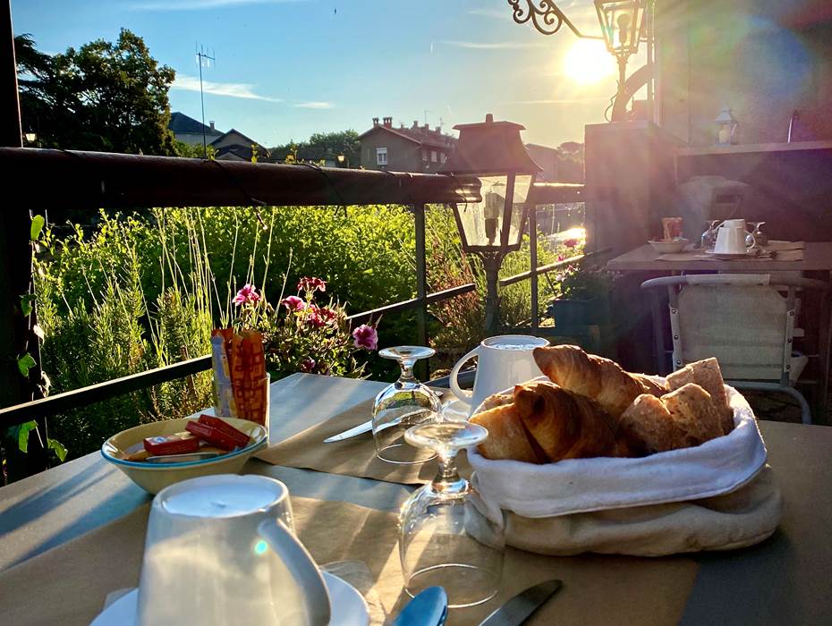 pdj en terrasse hotel des bains hotel figeac