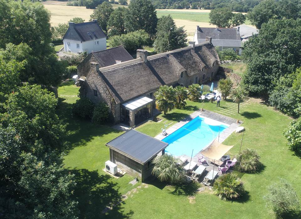 Vue sur Gite de la Chaumière et piscine