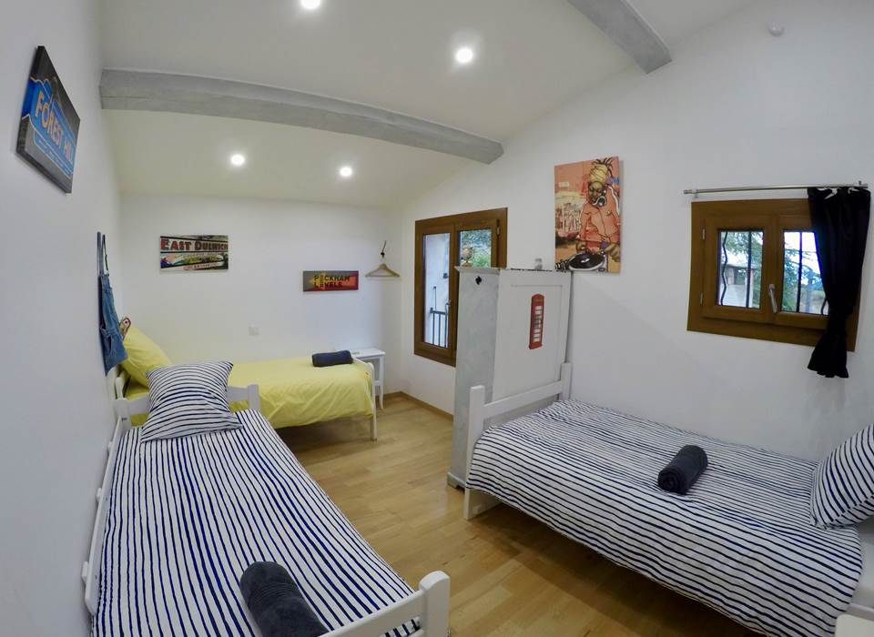 Chambre du Monde 3 lits simples au Cellier des Amis