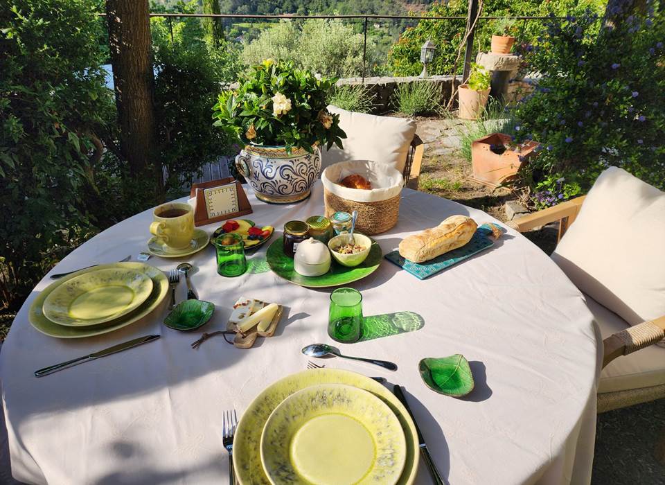 Petit-déjeuner au jardin