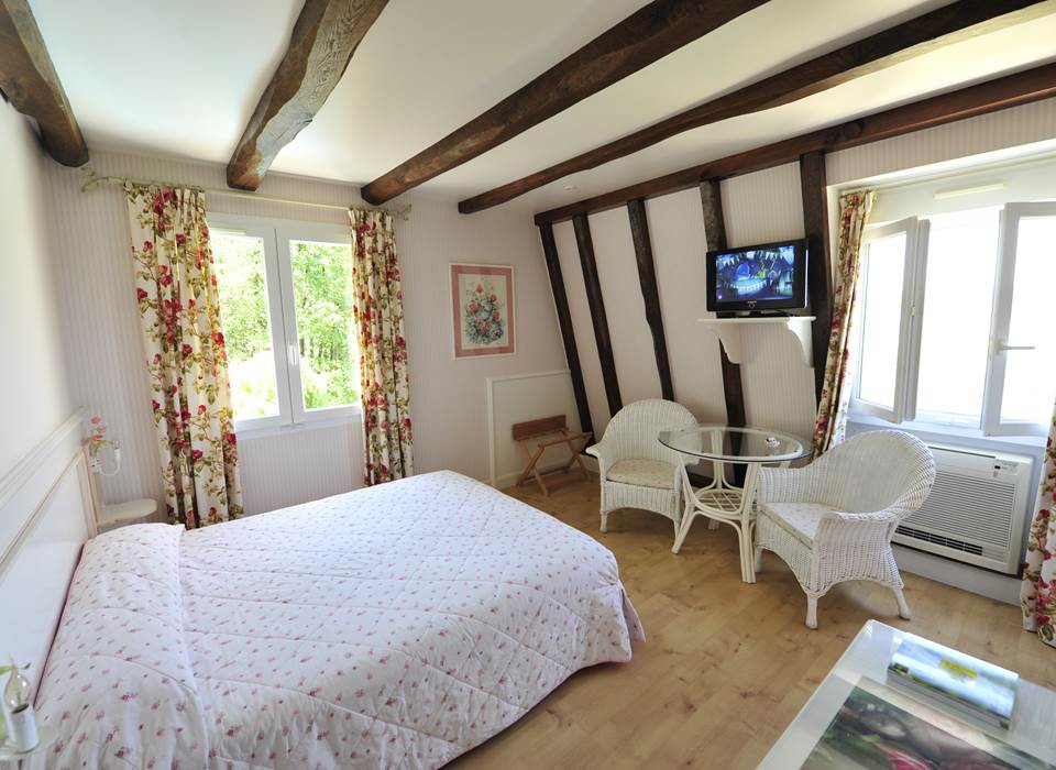 Villa Ric, chambres climatisées à Saint-Céré proche Rocamadour, vue nature