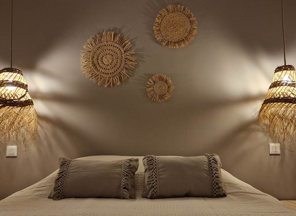 Chambre 1 au rez-de-chaussée. Lit double de 160cm. La chambre 1 est exactement la même dans les deux Portsallaises.