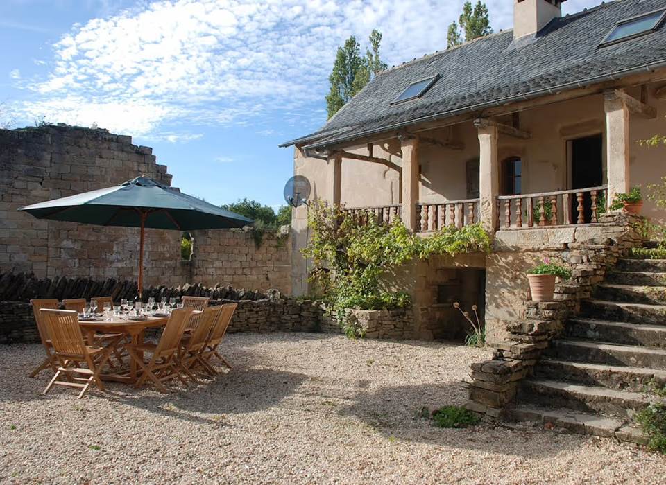 terrasse-le-chateau-de-pervinquieres-exterieur