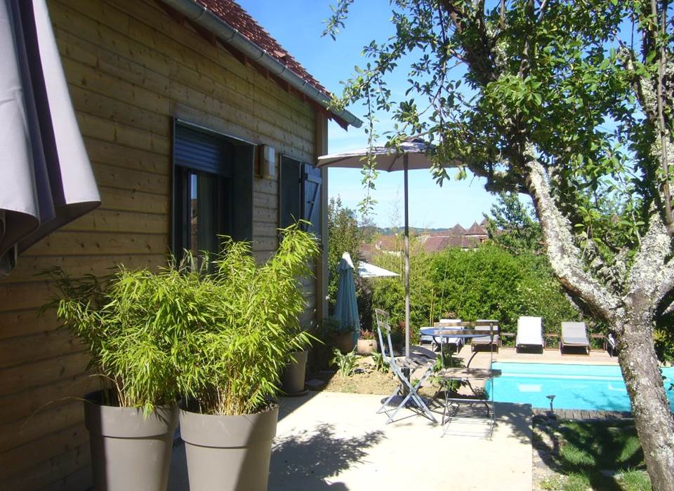 La terrasse des chambres.